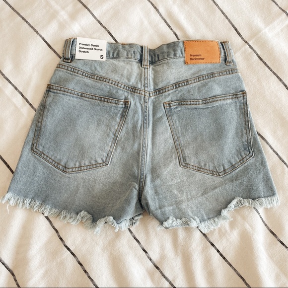 NWT Light Denim Shorts - Picture 2 of 4